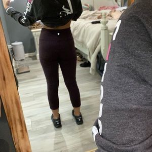 Burgundy Size 10 lululemon wunder under 23”
